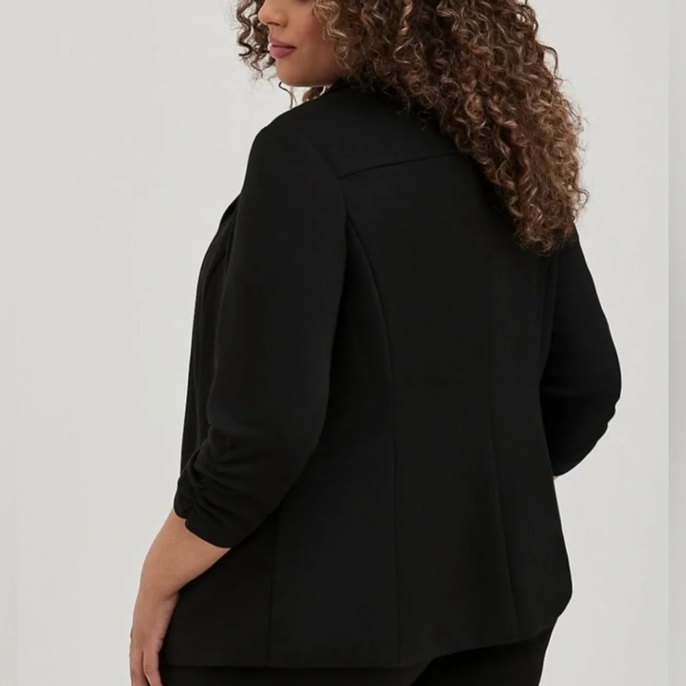 Torrid Black Studio Cupro Classic Blazer Size 5X (28) NWT